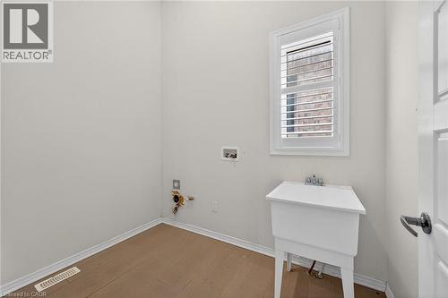 17 Larry Crescent, Caledonia, ON - Indoor Photo Showing Other Room