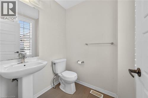 17 Larry Crescent, Caledonia, ON - Indoor Photo Showing Bathroom