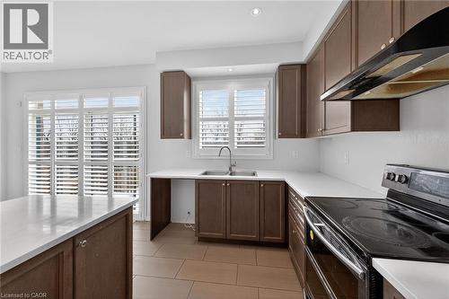 17 Larry Crescent, Caledonia, ON - Indoor Photo Showing Kitchen With Double Sink