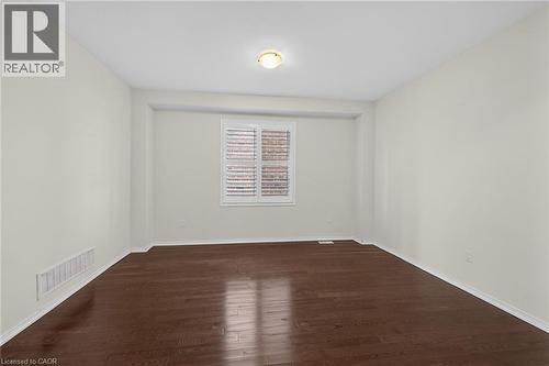 17 Larry Crescent, Caledonia, ON - Indoor Photo Showing Other Room