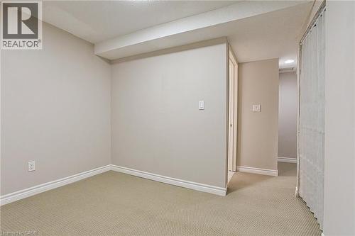 211 Rushdale Drive, Hamilton, ON - Indoor Photo Showing Other Room