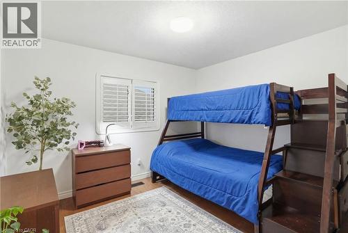 17 Krieghoff Drive, Hamilton, ON - Indoor Photo Showing Bedroom