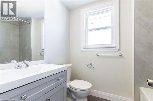 2331 Barclay Road, Burlington, ON - Indoor Photo Showing Bathroom