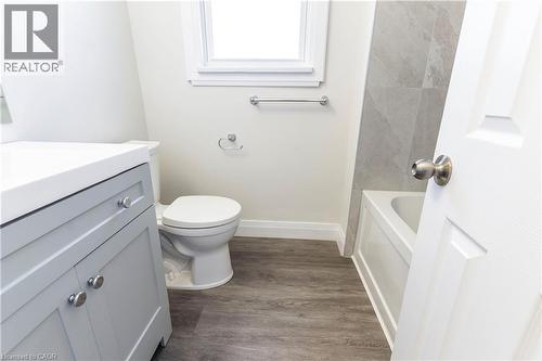 2331 Barclay Road, Burlington, ON - Indoor Photo Showing Bathroom