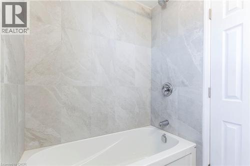 2331 Barclay Road, Burlington, ON - Indoor Photo Showing Bathroom