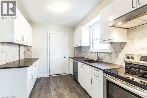 2331 Barclay Road, Burlington, ON - Indoor Photo Showing Kitchen With Upgraded Kitchen