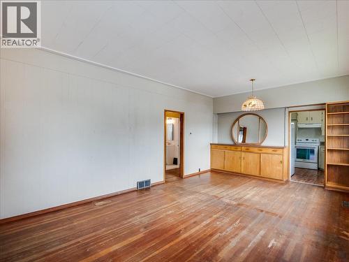 1706 Fourth Avenue, Trail, BC - Indoor Photo Showing Other Room