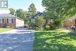 570 EXBURY CRESCENT  Mississauga, ON L5G 2P4