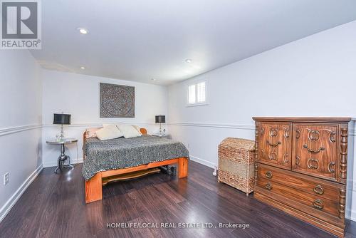 570 Exbury Crescent, Mississauga, ON - Indoor Photo Showing Bedroom