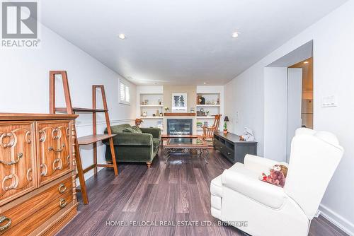 570 Exbury Crescent, Mississauga, ON - Indoor Photo Showing Living Room With Fireplace