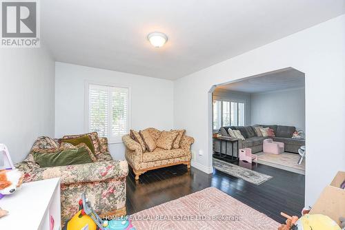 570 Exbury Crescent, Mississauga, ON - Indoor Photo Showing Living Room