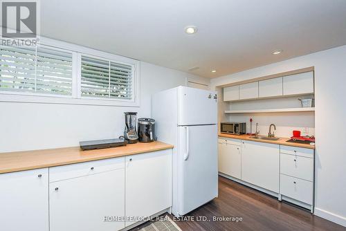570 Exbury Crescent, Mississauga, ON - Indoor Photo Showing Kitchen