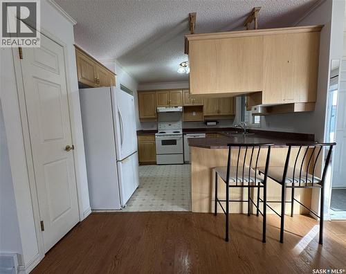 105 111 2Nd Avenue E, Rosetown, SK - Indoor Photo Showing Kitchen