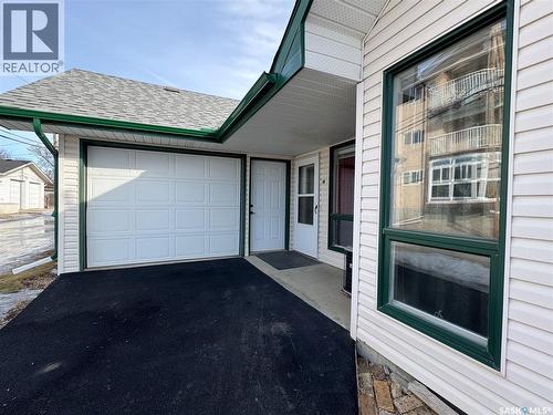 105 111 2Nd Avenue E, Rosetown, SK - Outdoor