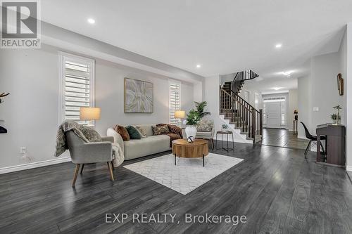 297 Thomas Slee Drive, Kitchener, ON - Indoor Photo Showing Living Room