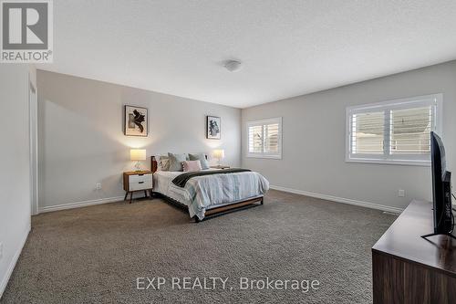 297 Thomas Slee Drive, Kitchener, ON - Indoor Photo Showing Bedroom