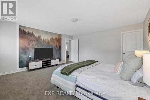 297 Thomas Slee Drive, Kitchener, ON - Indoor Photo Showing Bedroom