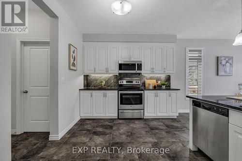 297 Thomas Slee Drive, Kitchener, ON - Indoor Photo Showing Kitchen