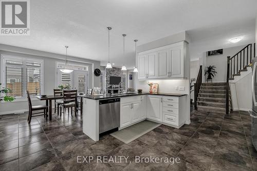 297 Thomas Slee Drive, Kitchener, ON - Indoor Photo Showing Kitchen With Upgraded Kitchen