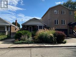 41 RICHARD AVENUE  Toronto, ON M4L 1W8