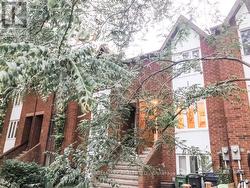 6 EMPIRE AVENUE  Toronto, ON M4M 2L4