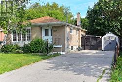 MAIN - 257 SILVERBIRCH DRIVE  Newmarket, ON L3Y 2Z6
