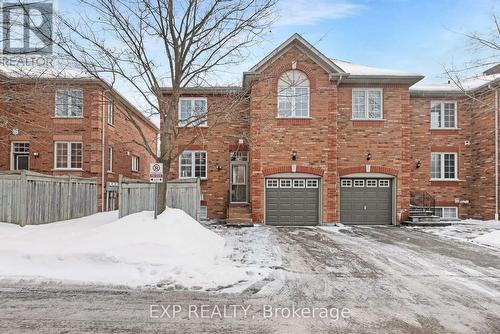 45 SANDLEWOOD COURT  Aurora, ON L4G 7N2