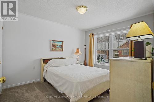 17 - 1337 Commissioners Road W, London South (South B), ON - Indoor Photo Showing Bedroom