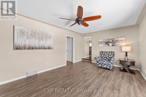 111 Roundhill Court, London South (South T), ON - Indoor