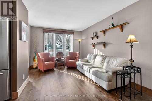 154 Bonaventure Drive, London East (East I), ON - Indoor Photo Showing Living Room