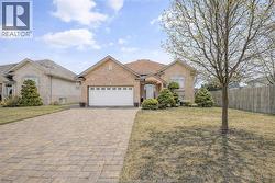 584 BELLAGIO DRIVE  Windsor, ON N8P 1J9