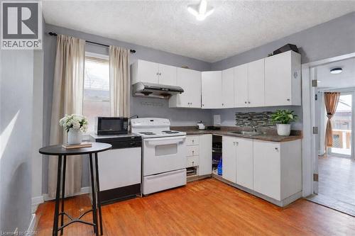 VR STAGED - 28 West 3Rd Street, Hamilton, ON - Indoor Photo Showing Kitchen