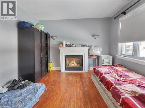 28 West 3Rd Street, Hamilton, ON - Indoor Photo Showing Bedroom
