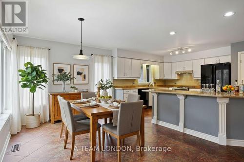 15 Bayside Court, London East (East D), ON - Indoor Photo Showing Dining Room