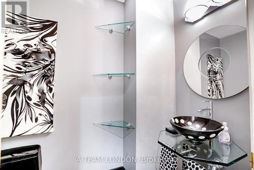 15 Bayside Court, London East (East D), ON -  Photo Showing Other Room