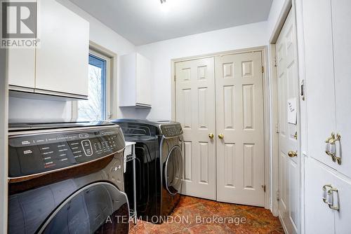 15 Bayside Court, London East (East D), ON - Indoor Photo Showing Laundry Room