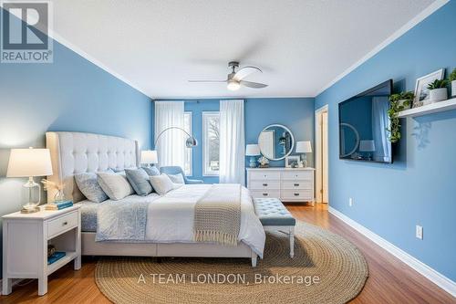 15 Bayside Court, London East (East D), ON - Indoor Photo Showing Bedroom