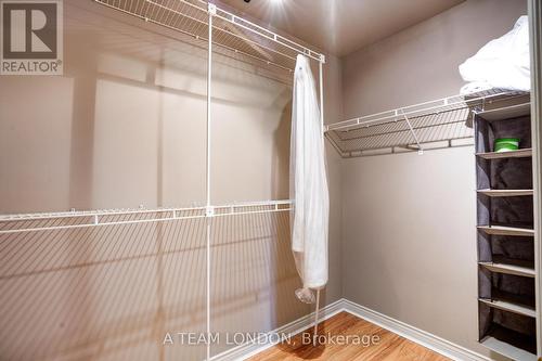 15 Bayside Court, London East (East D), ON - Indoor With Storage