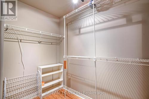 15 Bayside Court, London East (East D), ON - Indoor With Storage