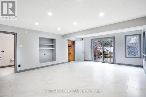 15 Bayside Court, London East (East D), ON - Indoor