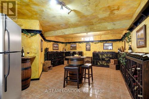 15 Bayside Court, London East (East D), ON - Indoor