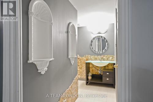 15 Bayside Court, London East (East D), ON - Indoor Photo Showing Other Room