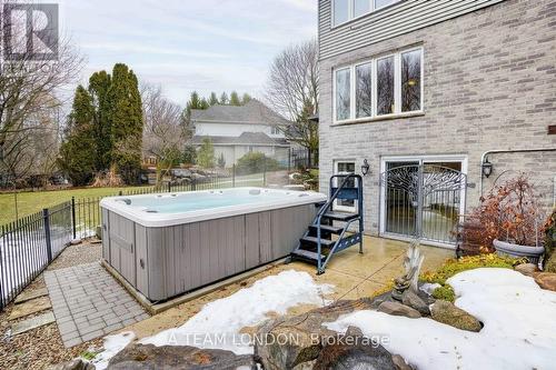 15 Bayside Court, London East (East D), ON - Outdoor