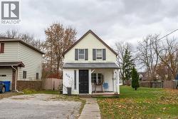 534 Plympton STREET  Plympton-Wyoming, ON N0N 1T0