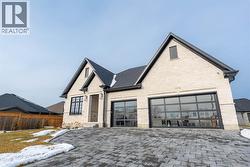 110 NEWCASTLE DRIVE  Sarnia, ON N7S 0A7