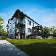 202-650 Rue du Ruisseau  Mont-Tremblant, QC J8E 0S6