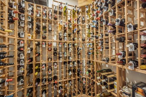 Cave à vin - 19 Rue Raffles, Hudson, QC - Indoor With Storage