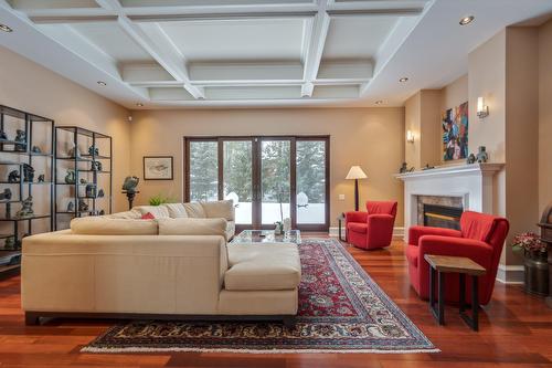 Salon - 19 Rue Raffles, Hudson, QC - Indoor Photo Showing Living Room With Fireplace