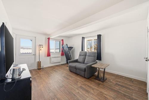 Salon - 525 10E Rang E., Saint-Nazaire-D'Acton, QC - Indoor Photo Showing Living Room