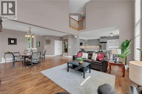 4 Moonstone Court, Hamilton, ON - Indoor Photo Showing Living Room